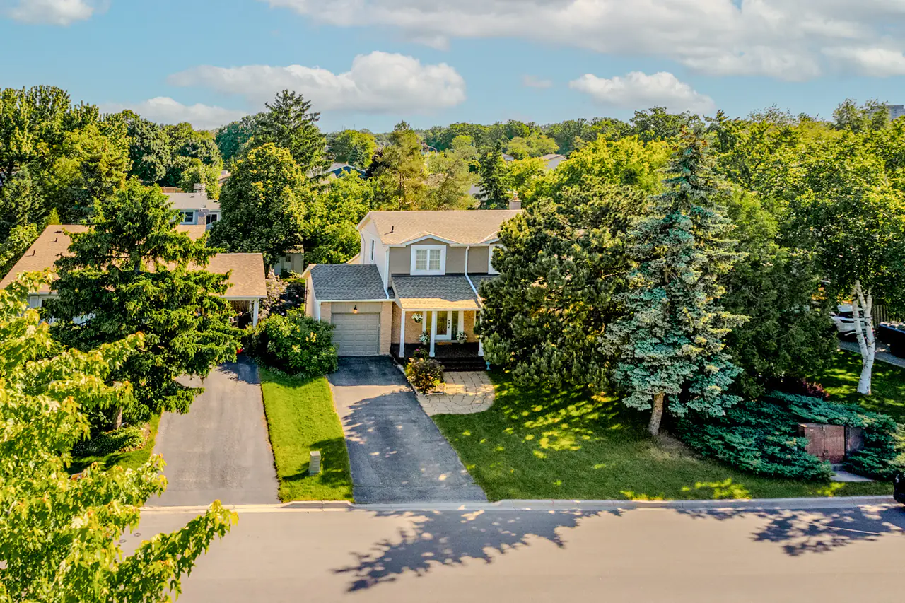 DorsetPark_Website_002_DORSETPARK_564JoyceBlvd_Social_001_DJI_0605